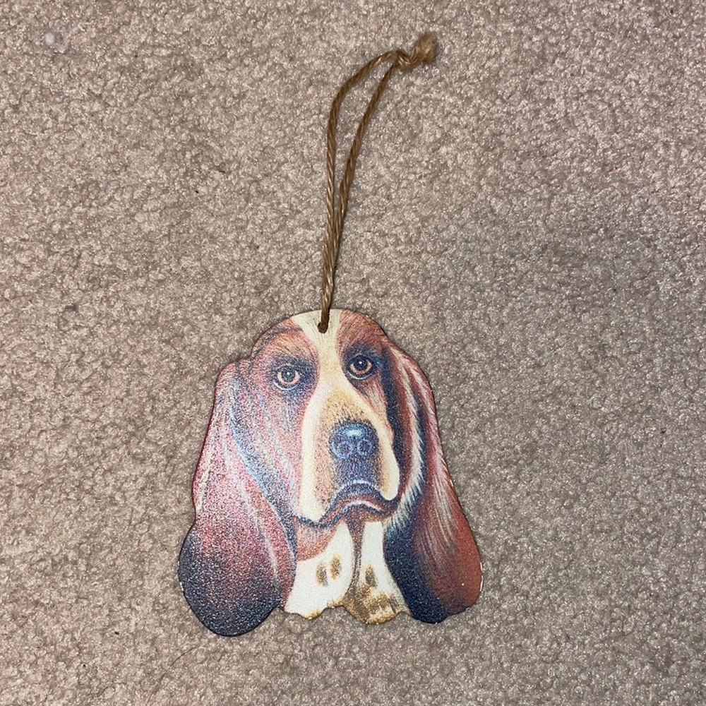 Metal Bassett hound ornament